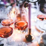 Čaša užitka: Osvježavajuća rosé vina omiljeno su nam piće, a evo kako ih odabrati