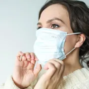 Kako ispravno staviti masku?