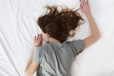 Saznale smo što uzrokuje paralizu sna i kako se u tri koraka riješiti ovog poremećaja spavanja