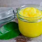 Kao naručeno za ljeto: DIY piling od samo četiri sastojka za glatku kožu