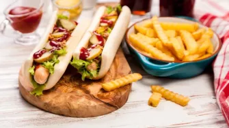 Zašto ne bi napravila dvorišni hot dog party? Imamo recepte za najbolje hot dogove