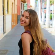 Pronašle smo proizvode koji će ti pomoći da zadržiš brončanu put što dulje