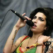 Amy Winehouse danas bi slavila 37. rođendan - tragična priča o velikom talentu i borbi s bulimijom i ovisnostima