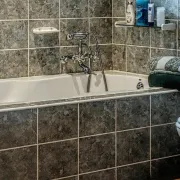 Savjeti kako očistiti fuge na podnim pločicama