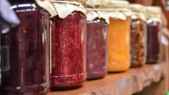Ne znaš što bi za vikend? Peci ajvar ili kuhaj marmeladu i pripremi zimnicu