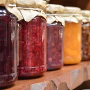 Ne znaš što bi za vikend? Peci ajvar ili kuhaj marmeladu i pripremi zimnicu