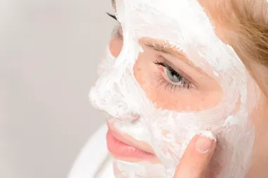 Maske čine lice blistavim i brišu bore. Jesi li isprobala ovih deset?