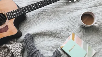 Opusti se uz topli čaj, omiljenu dekicu i našu cozy jesensku playlistu