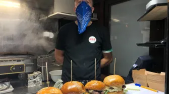 Posjetile smo mini burgeraj slavnog repera smješten u srcu zagrebačkog Sigeta