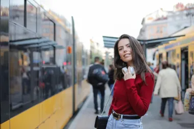 Koluma jedne singl žene: Treba li pod svaku cijenu uhvatiti zadnji vlak?