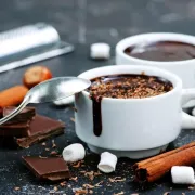 Šalica čistog užitka: Recept za vruću čokoladu sa twistom