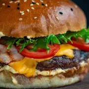 Jednostavni dodaci uz koje će tvoj burger postati još ukusniji