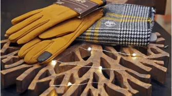 Bonton darivanja: Kad je pristojno darovati odjeću i modne detalje?