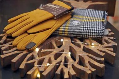 Bonton darivanja: Kad je pristojno darovati odjeću i modne detalje?