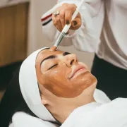 Za ljepotu smo spremne na svašta, ali ovi su beauty tretmani zbilja bizarni
