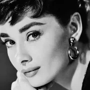 Kao Audrey Hepburn: Četiri koraka do savršenog 'cat-eyea'