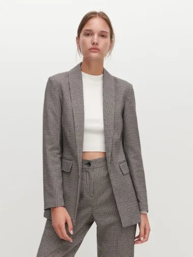 I ove zime 'furamo' karirane sakoe. Evo najbolji modeli