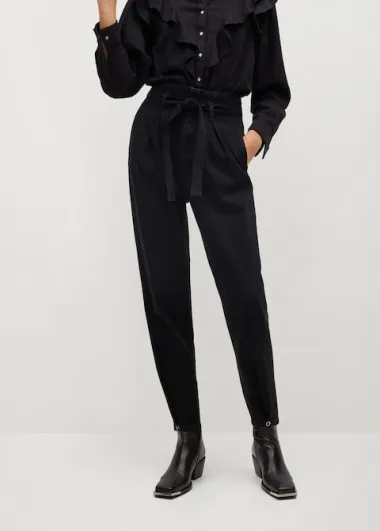 Crne traperice su 'must have' i lako će se uklopiti u svaki outfit