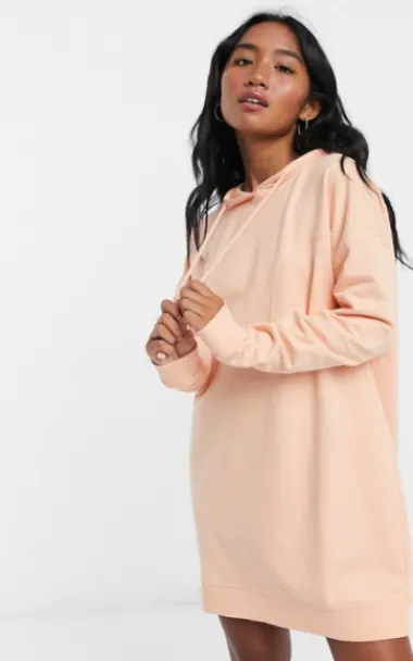 Postoji li išta udobnije od hoodie haljine? Ove bismo nosile cijelu zimu