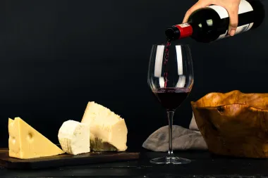 Čaša vina, janjetina i sir čuvaju mozak od Alzheimerove bolesti?