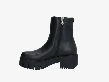 Nose se čizme podstavljene krznom. Imamo trendi modele