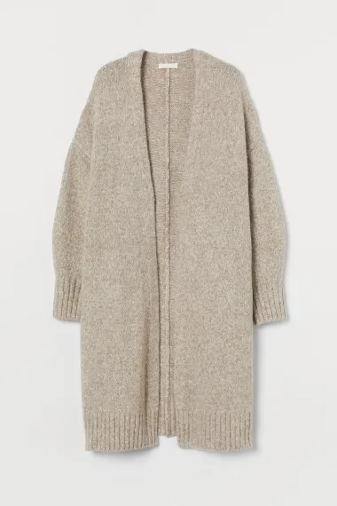 Oversized kardigani nikad ne izlaze iz mode, a ove sezone ih obožavamo
