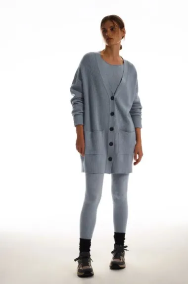 Oversized kardigani nikad ne izlaze iz mode, a ove sezone ih obožavamo