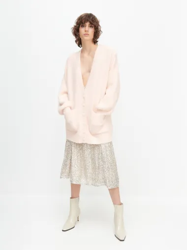 Oversized kardigani nikad ne izlaze iz mode, a ove sezone ih obožavamo