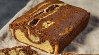 Mramorni kolač starinski je desert koji nas uvijek oduševi