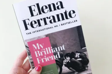 Moćna žena: Tko je zapravo Elena Ferrante i što znamo o njoj?