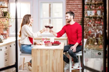Smislile smo nekoliko outfita za doček Nove godine kod kuće