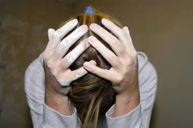 'Umjesto da potiskujete i pokušavate kontrolirati tijelo činite suprotno - tresite se!'