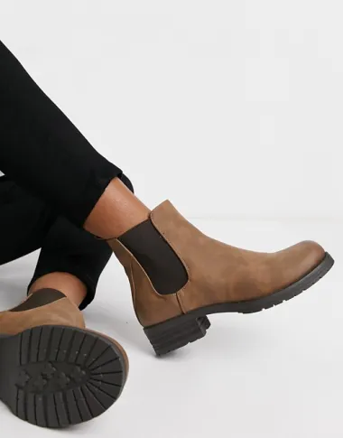 Gležnjača nikad dosta, a Asos ima odličnu ponudu na sniženju