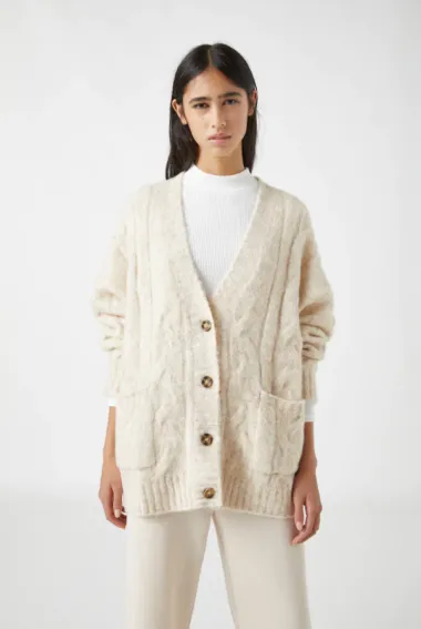 Od čizama do kaputa: Ovo su naši favoriti s Pull&Bear sniženja