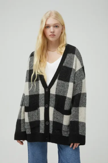 Od čizama do kaputa: Ovo su naši favoriti s Pull&Bear sniženja