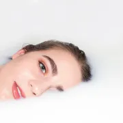 Mliječna kiselina novi je hit sastojak u njezi kože lica, evo kako je koristiti