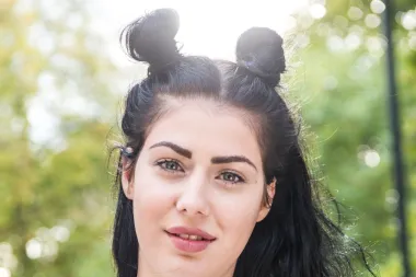 Jednostavne i praktične frizure koje će osvježiti tvoj look