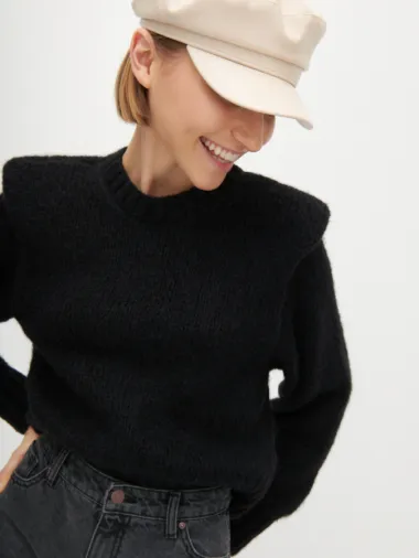Kapa glavu čuva: Ove stylish komade nosit ćemo još dugo
