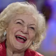 Betty White ima 99, a ovo su tajne njezine dugovječnosti. Iznenadit ćeš se!