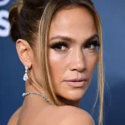 J. Lo spojila sportski i chic look kako samo ona zna