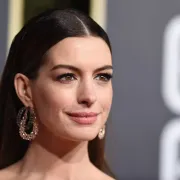 Anne Hathaway ima savršen ten, a ovo su njezine beauty tajne