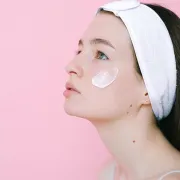 Hijaluronska kiselina neizostavni je dio beauty rutine, znaš li sve o njoj?