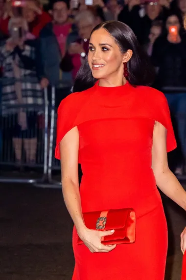 Tko je nosi bolje? Rebel Wilson i Meghan Markle zablistale u istoj haljini