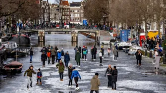 Kakvi prizori: Zaleđeni amsterdamski kanali postali su klizališta