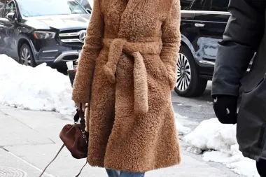 Hailey Bieber