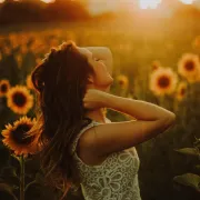 Od žena za žene: Inspirativni citati koje moraš pročitati