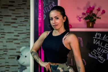 Trenerica Ivana nam je pokazala početničke vježbe za noge i stražnjicu
