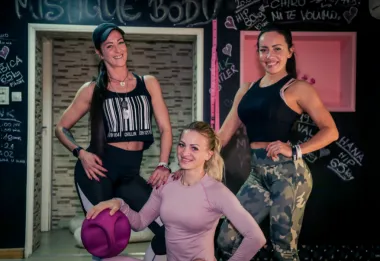 Trenerica Ivana nam je pokazala početničke vježbe za noge i stražnjicu