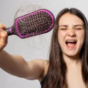 Ispada ti kosa? Ovo bi mogli biti neki od razloga