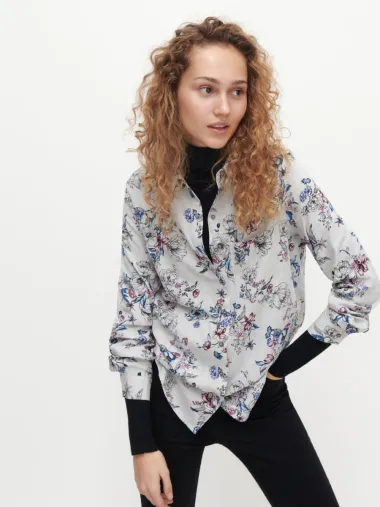 Cvjetne bluze unose dozu ženstvenosti u svaki outfit
